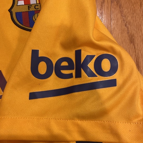 Nike men’s soccer jersey - Picture 4 of 10